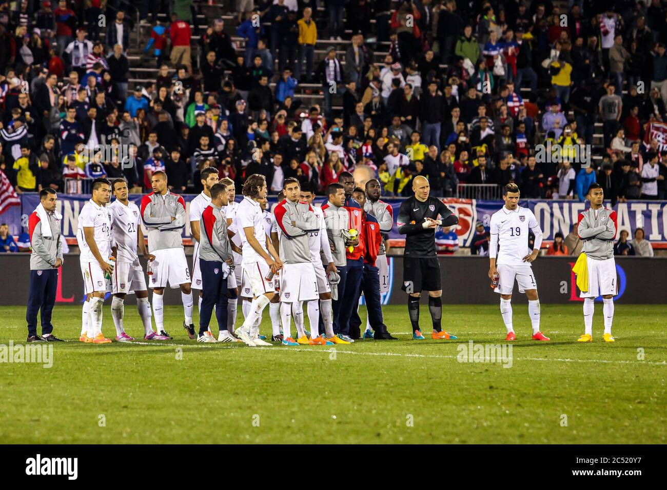 HARTFORD - OKTOBER 10: US-Spieler nach Spiel auf US International Freundschaftsspiel zwischen US Men`s National Team gegen Ecuador, am 10. Oktober 2014, in Stockfoto